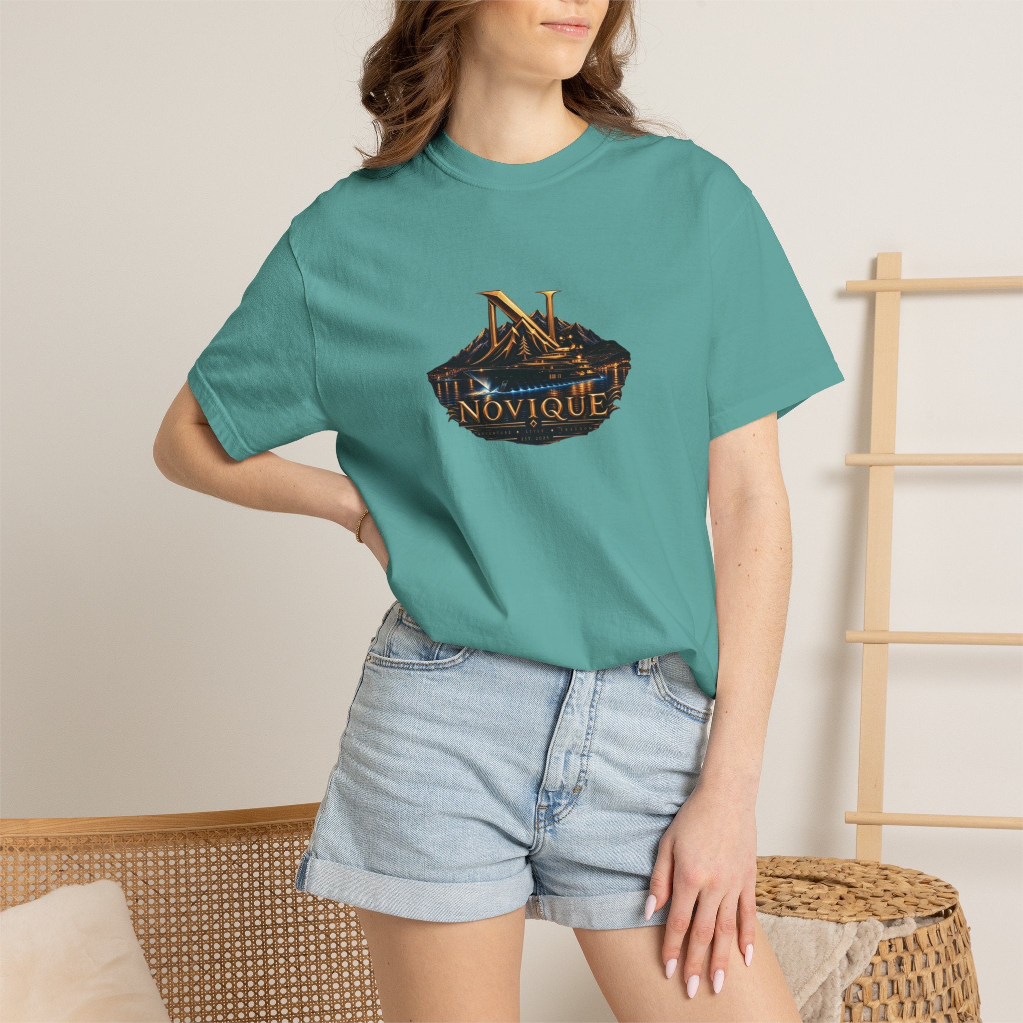 Novique Yacht T-Shirt — Vintage Mountain Crest Graphic Tee