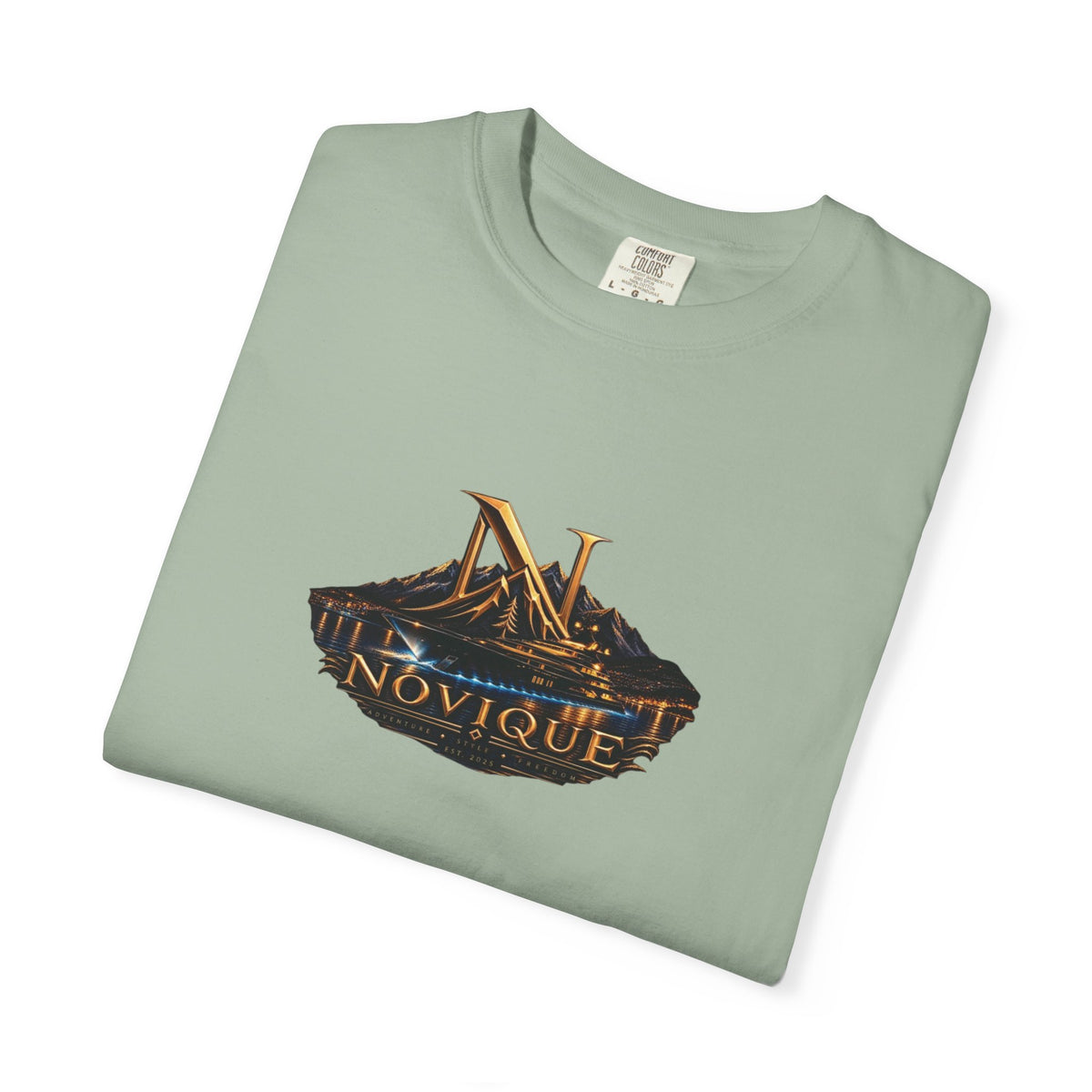 Novique Yacht T-Shirt — Vintage Mountain Crest Graphic Tee