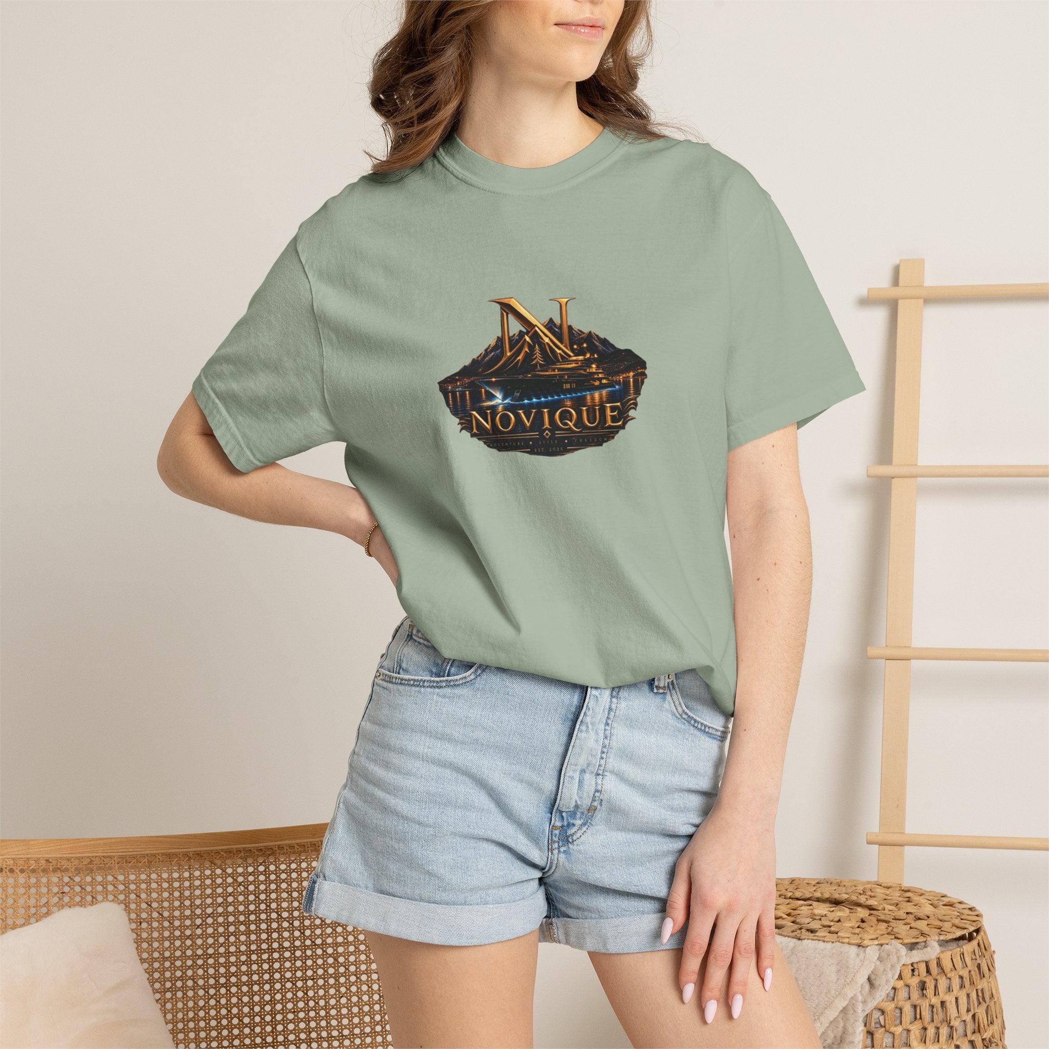 Novique Yacht T-Shirt — Vintage Mountain Crest Graphic Tee