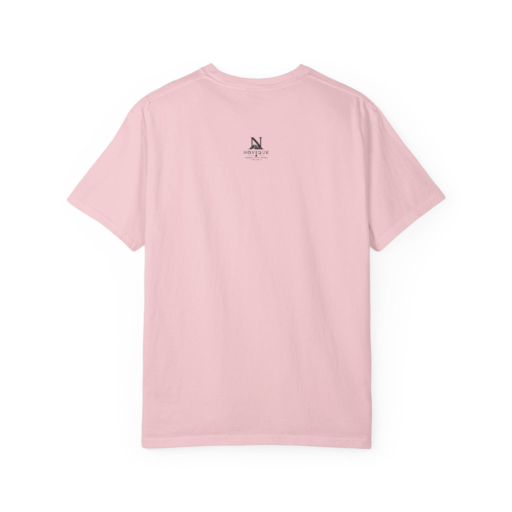 Novique Yacht T-Shirt — Vintage Mountain Crest Graphic Tee