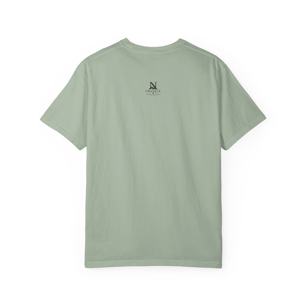 Novique Yacht T-Shirt — Vintage Mountain Crest Graphic Tee
