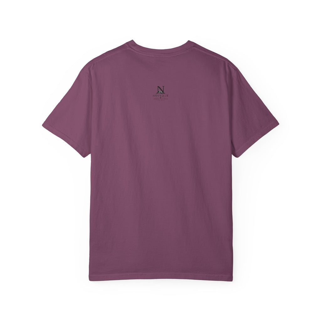 Novique Yacht T-Shirt — Vintage Mountain Crest Graphic Tee