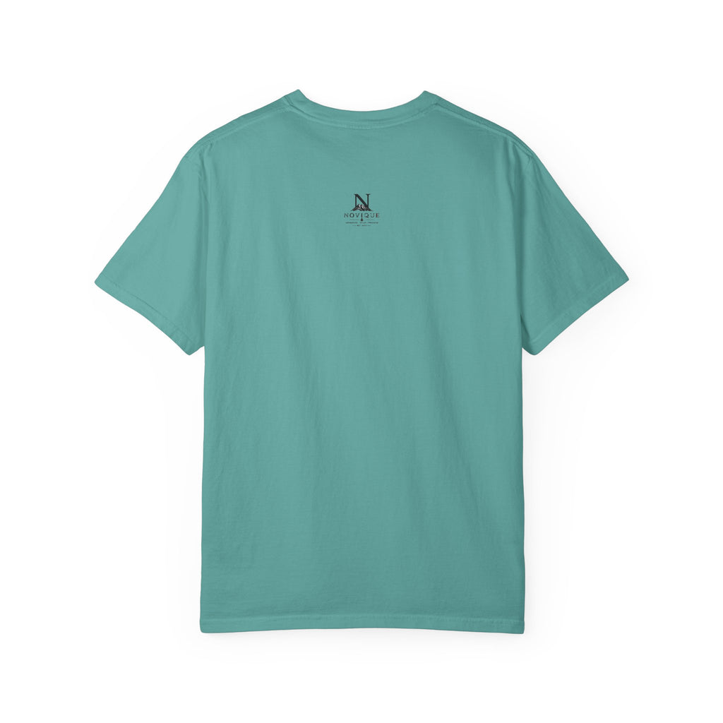 Novique Yacht T-Shirt — Vintage Mountain Crest Graphic Tee