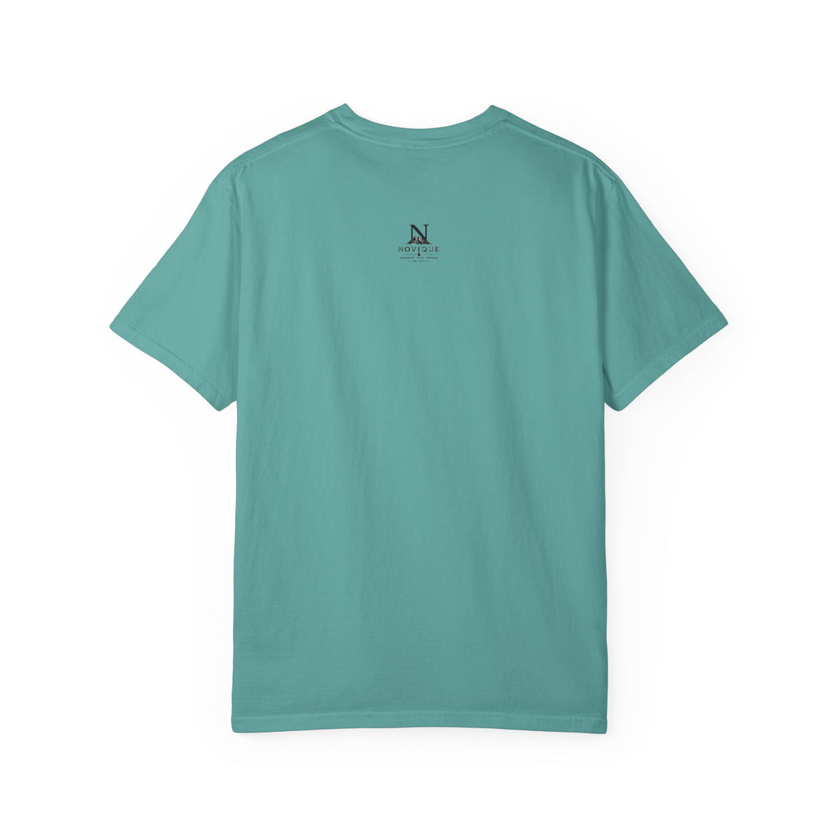 Novique Yacht T-Shirt — Vintage Mountain Crest Graphic Tee